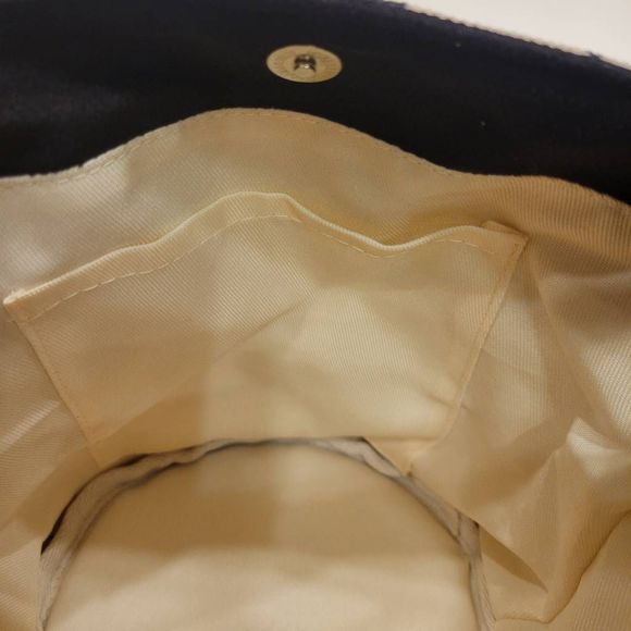 Bucket Handbag Round with Padded Handle Daisy Print Black White - Picture 3 of 5